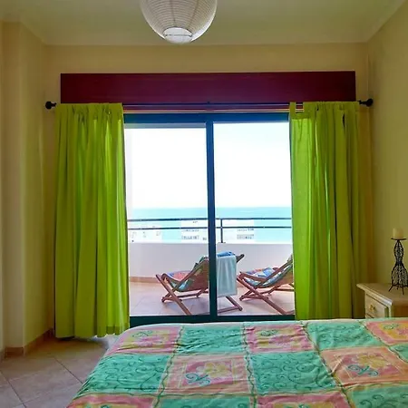 Sea View Apartment *